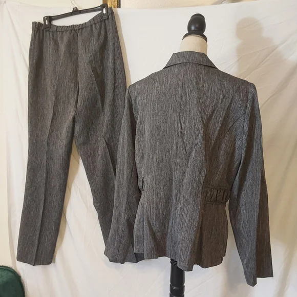 Vintage Sweet Suit Elegant Black/White Suit Set with Belt Size 14 - Picture 2 of 8